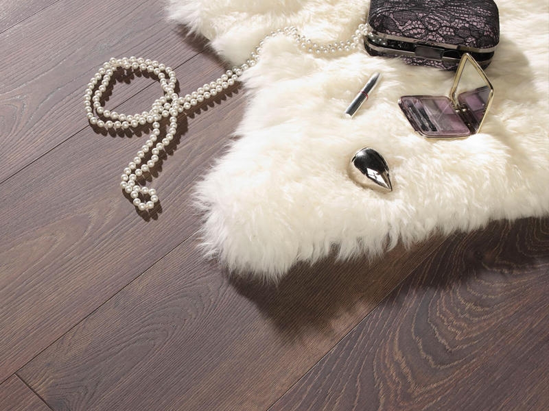 Platinium Laminate Flooring